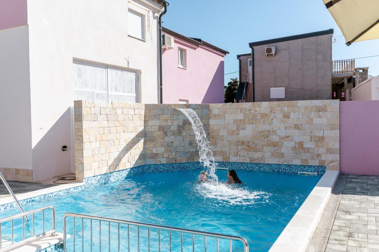 Apartment Laura Vir